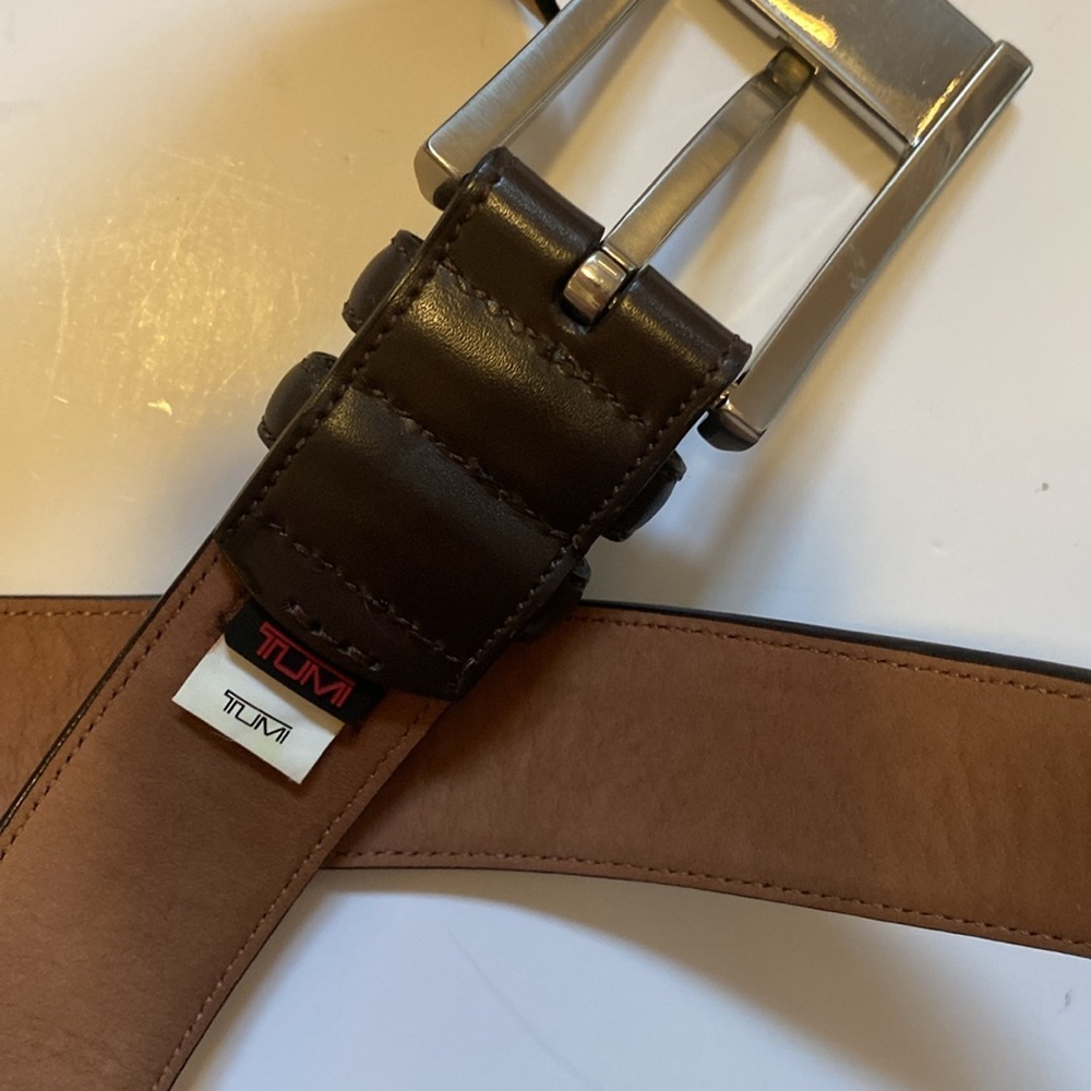 Tumi TUMI Men’s Chocolate Brown Leather Belt New size 32 - Picture 4 of 12